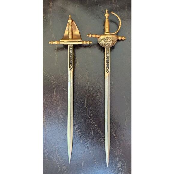 Vintage TOLEDO Spanish Damascene 2 Small Sword Cocktail Picks with Stand - Picture 8 of 11